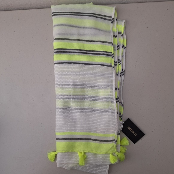 NEW Forever 21 Scarf White Yellow Gray Striped Tassel Trim Lightweight‎ Soft - Picture 4 of 11